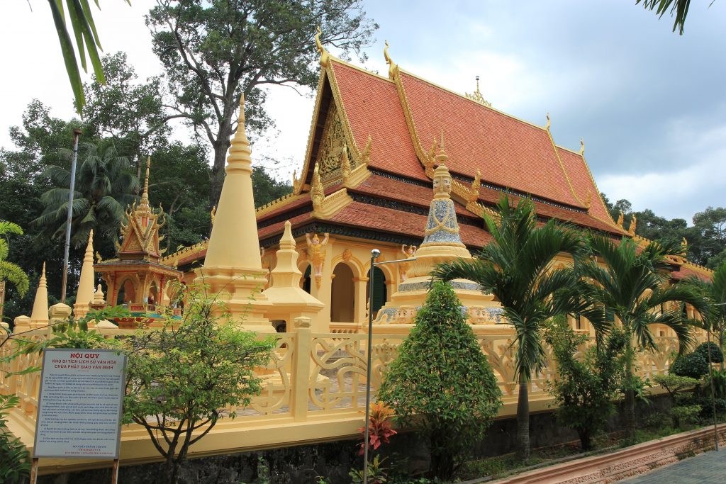 Xây dựng và phục chế công trình văn hóa